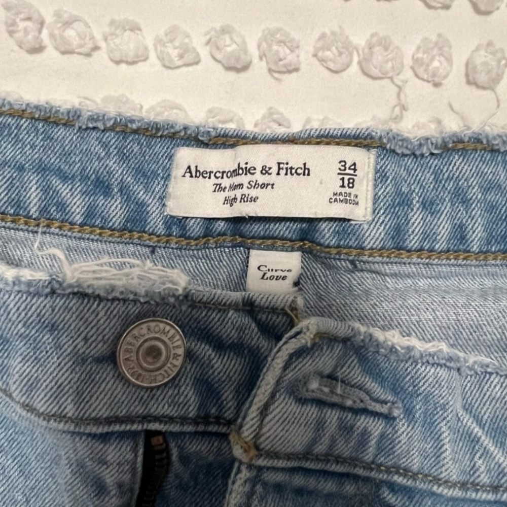Abercrombie Mom Short - Picture 2 of 3